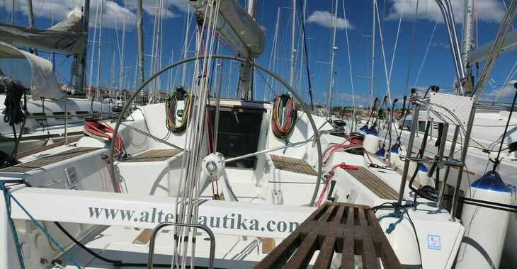 Rent a sailboat in Jezera ACI Marina - First 35