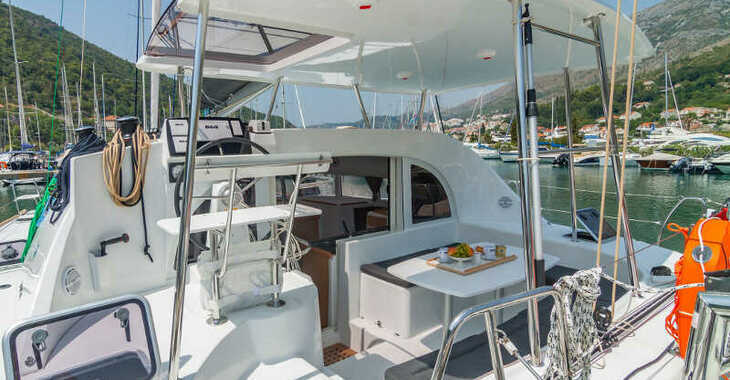 Rent a catamaran in ACI Marina Dubrovnik - Lagoon 380