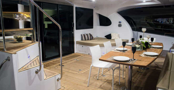 Rent a power catamaran in Marina Mandalina - Sunreef 70 Power