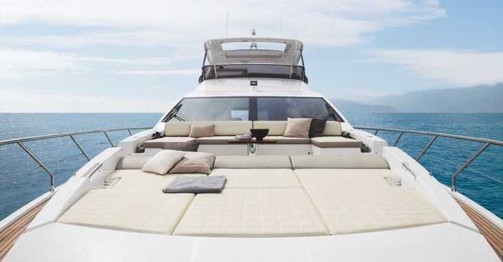 Rent a yacht in Marina Mandalina - Azimut 72 Fly