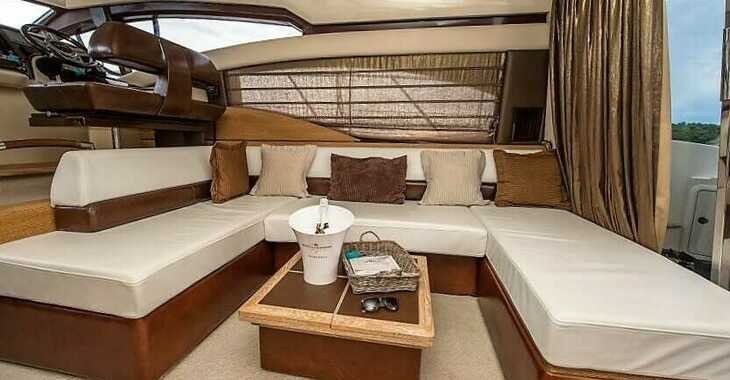 Chartern Sie yacht in Marina Mandalina - Azimut 47 Fly