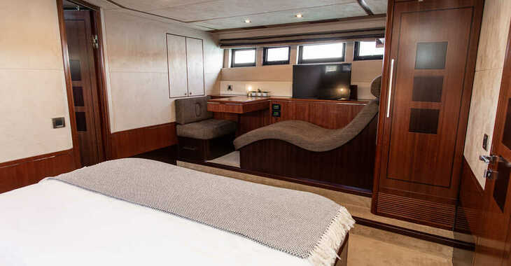 Chartern Sie yacht in Marina Mandalina - Galeon 640 Fly
