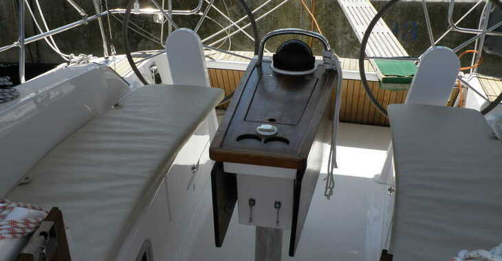 Rent a sailboat in Marina Sukosan (D-Marin Dalmacija) - Bavaria Cruiser 34