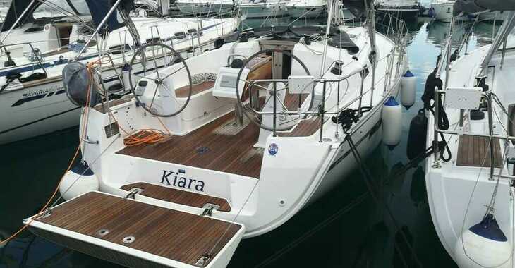 Rent a sailboat in Marina Frapa - Bavaria Cruiser 37