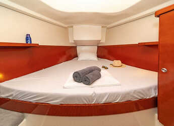 Rent a sailboat in Kos Marina - Hanse 400.