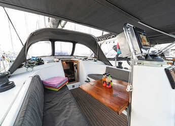 Rent a sailboat in Kos Marina - Hanse 400.