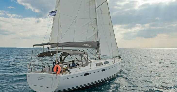 Rent a sailboat in Alimos Marina - Hanse 415