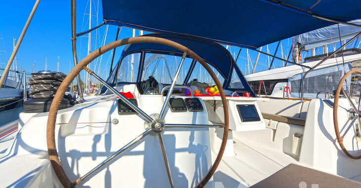 Rent a sailboat in Alimos Marina - Cyclades 50.5