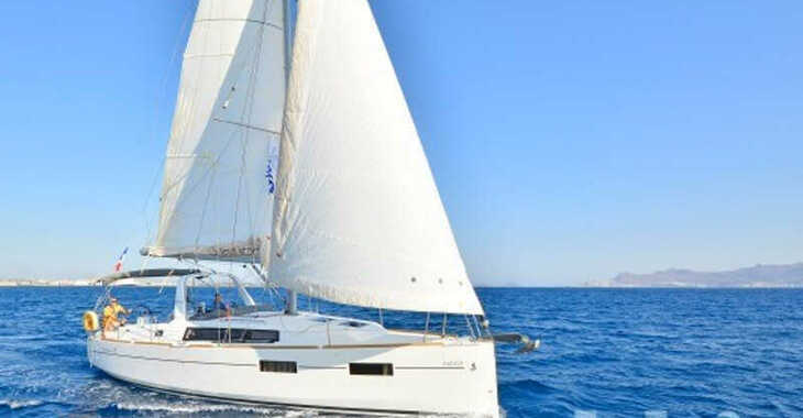 Chartern Sie segelboot in Kos Marina - Oceanis 35
