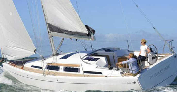 Rent a sailboat in Lefkas Nidri - Hanse 345