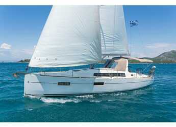 Rent a sailboat in Nidri Marine - Oceanis 38