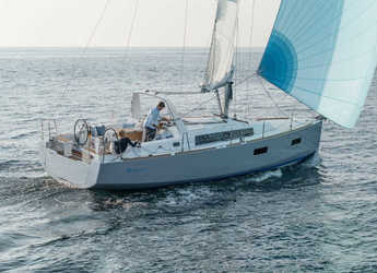 Rent a sailboat in Nidri Marine - Oceanis 38