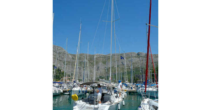 Rent a sailboat in ACI Marina Dubrovnik - Sun Odyssey 33i