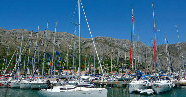 Rent a sailboat in ACI Marina Dubrovnik - Sun Odyssey 33i