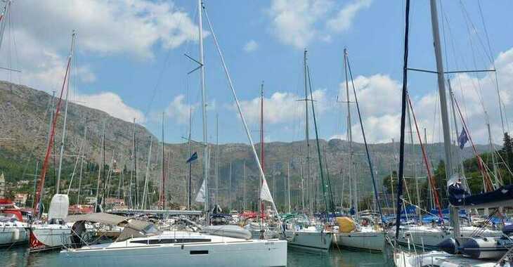 Chartern Sie segelboot in ACI Marina Dubrovnik - Sun Odyssey 349