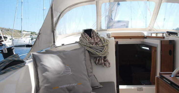 Rent a sailboat in Marina Kremik - Bavaria 36