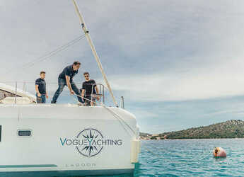 Rent a catamaran in Marina Mandalina - Lagoon 42