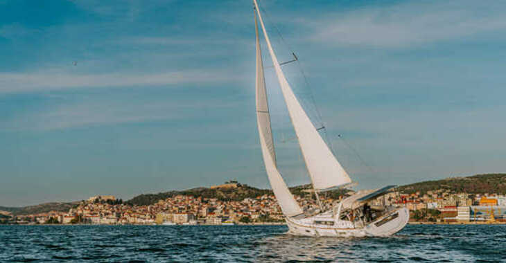 Chartern Sie segelboot in Marina Mandalina - Oceanis 45