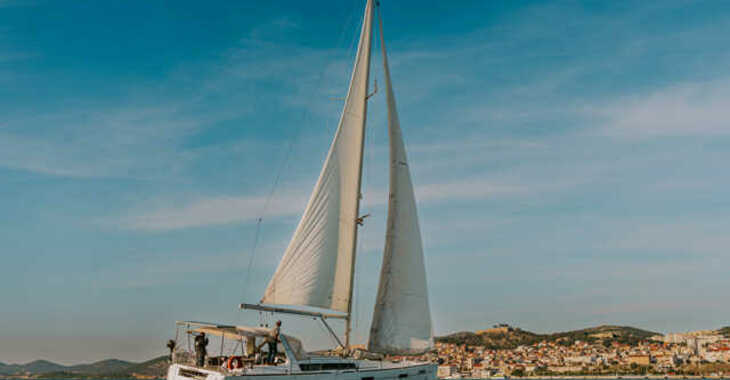 Rent a sailboat in Marina Mandalina - Oceanis 45