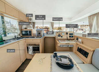 Rent a catamaran in Marina Mandalina - Lagoon 39