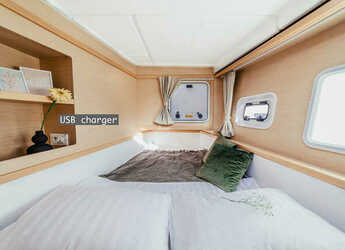 Rent a catamaran in Marina Mandalina - Lagoon 39