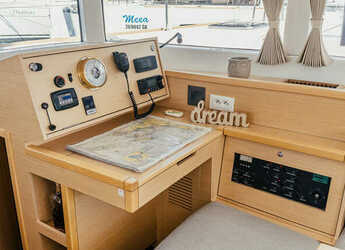 Rent a catamaran in Marina Mandalina - Lagoon 39