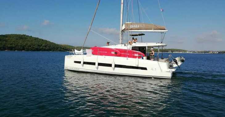 Rent a catamaran in Veruda - Bali 4.1