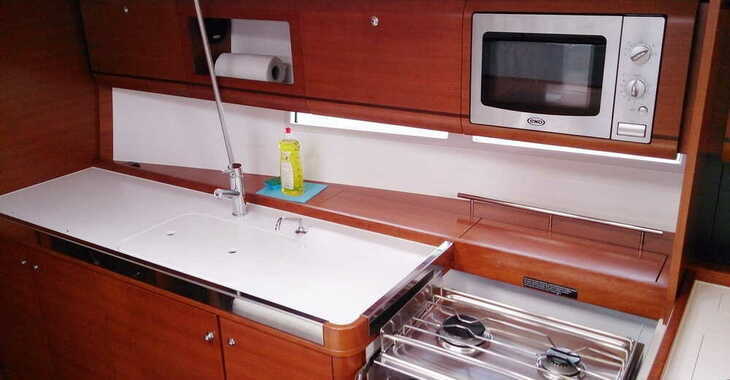 Rent a sailboat in Veruda - Dufour 405 RM
