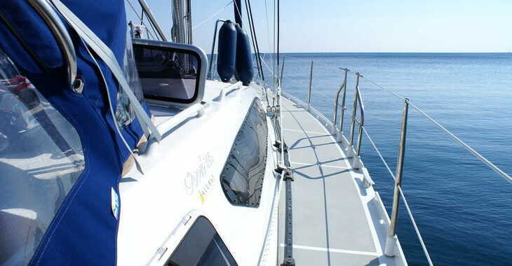 Rent a sailboat in Veruda - Ovni 395