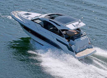 Rent a motorboat in SCT Marina Trogir - Grandezza 27 OC