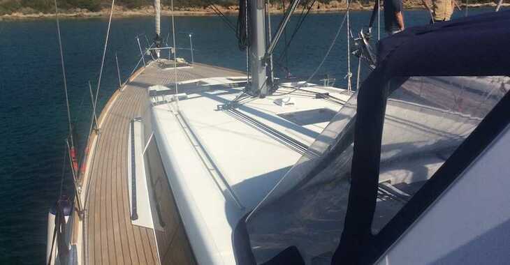 Rent a sailboat in Cala dei Sardi - Oceanis 45