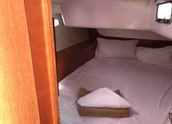 Noleggiare sailboat in Cala dei Sardi - Oceanis 43