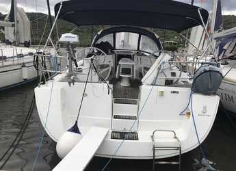 Noleggiare sailboat in Cala dei Sardi - Oceanis 43