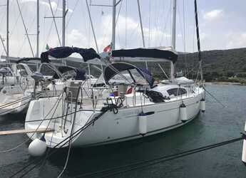 Noleggiare sailboat in Cala dei Sardi - Oceanis 43