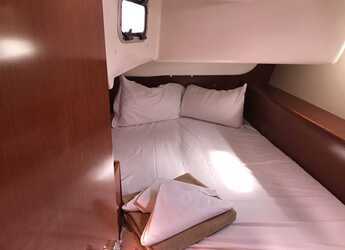 Noleggiare sailboat in Cala dei Sardi - Oceanis 43