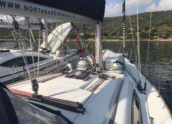 Noleggiare sailboat in Cala dei Sardi - Oceanis 43