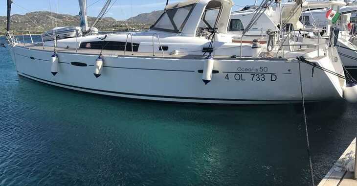 Chartern Sie segelboot in Cala dei Sardi - Oceanis 50 Family