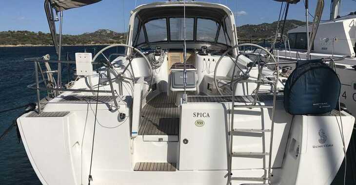 Rent a sailboat in Cala dei Sardi - Oceanis 50 Family