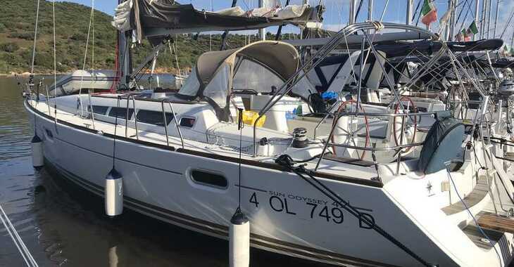 Chartern Sie segelboot in Cala dei Sardi - Sun Odyssey 42i