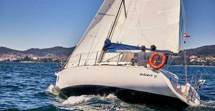 Rent a sailboat in Vigo  - Elan 31 Performance