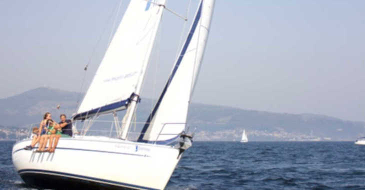 Rent a sailboat in Vigo  - Bavaria 38