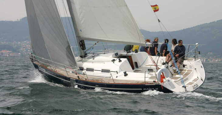 Chartern Sie segelboot in Vigo  - Elan Performance 37