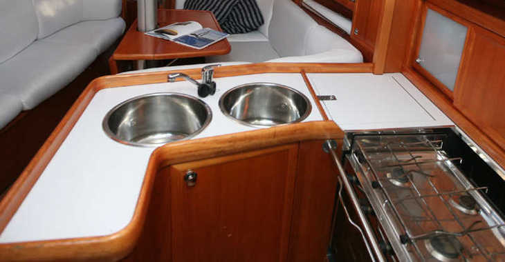 Rent a sailboat in Vigo  - Elan Performance 37