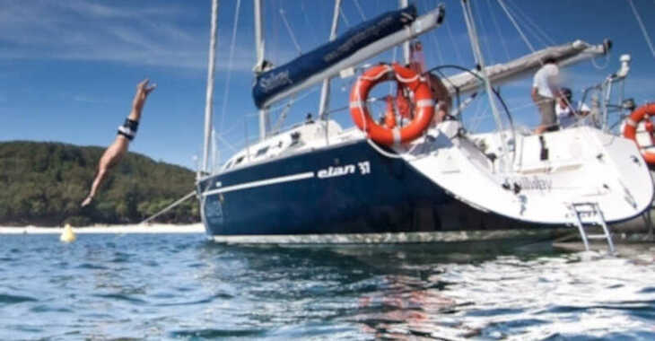 Alquilar velero en Vigo  - Elan Performance 37