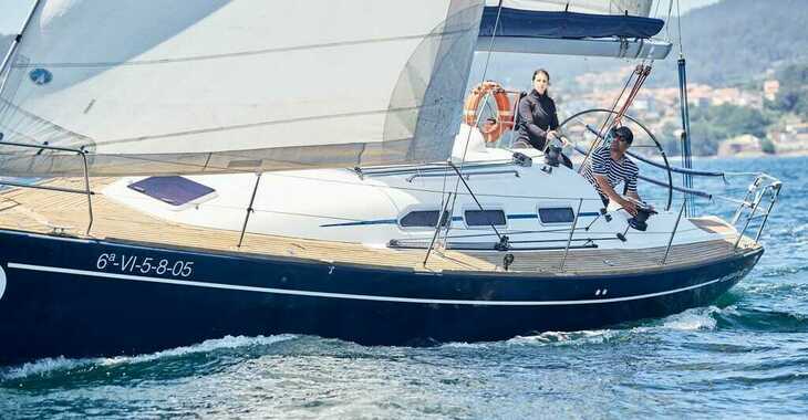 Rent a sailboat in Vigo  - Elan Performance 37
