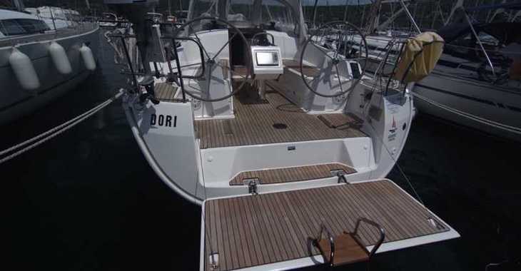 Rent a sailboat in Punat Marina - Bavaria Cruiser 37