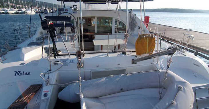 Alquilar catamarán en Punat - Lagoon 380 S2 (4+2 cab)
