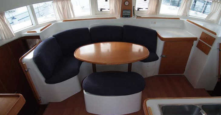 Alquilar catamarán en Punat - Lagoon 380 S2 (4+2 cab)