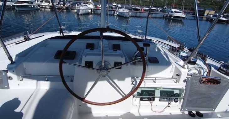 Rent a catamaran in Punat - Lagoon 440 (4+2 cab)