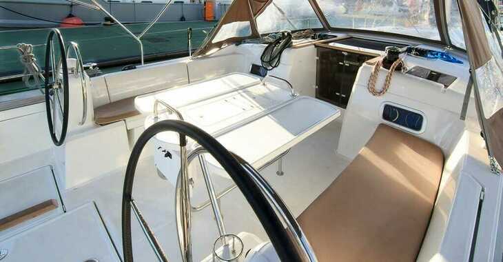 Rent a sailboat in Muelle de la lonja - Sun Odyssey 519